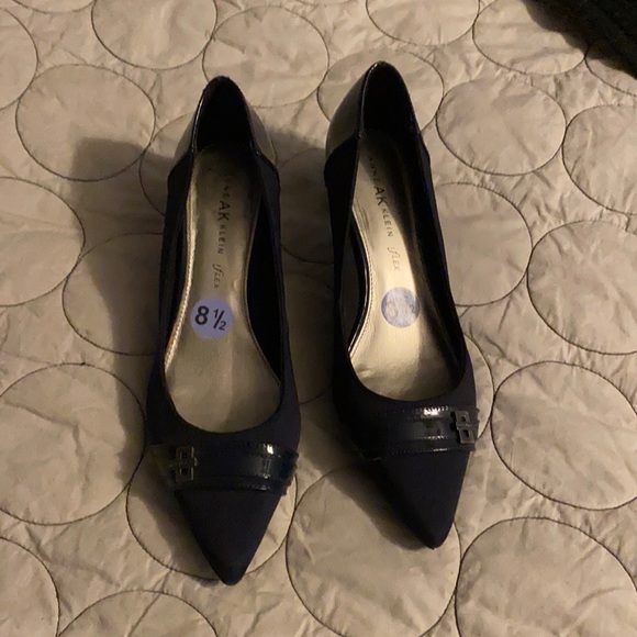 Anne Klein Shoes - Navy Anne Klein kitten heels size 8.5